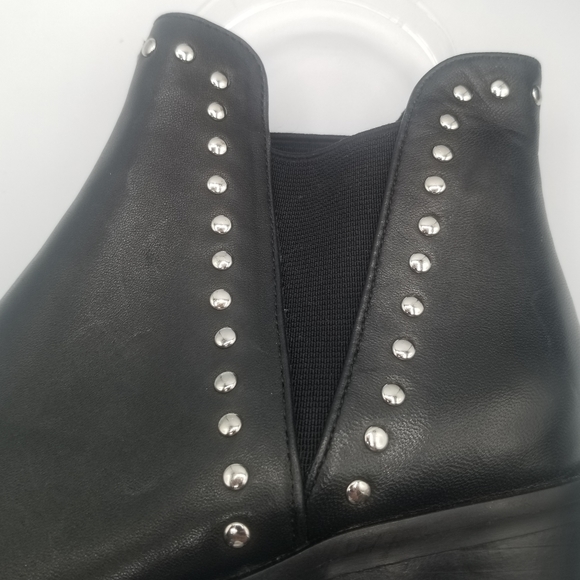 STEVE MADDEN CADE Black Leather Studded Pull On Bootie - Picture 4 of 10